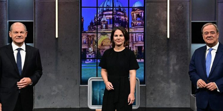 Almanya’da koalisyon hükümeti için parti görüşmeleri devam ediyor