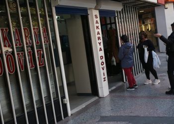 Asya piyasalarında Dolar, TL karşısında 9.75 seviyesine çıktı