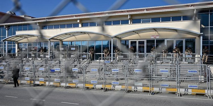 İnsan Hakları Derneği cezaevi raporu: En büyük sorunların başında çıplak arama var