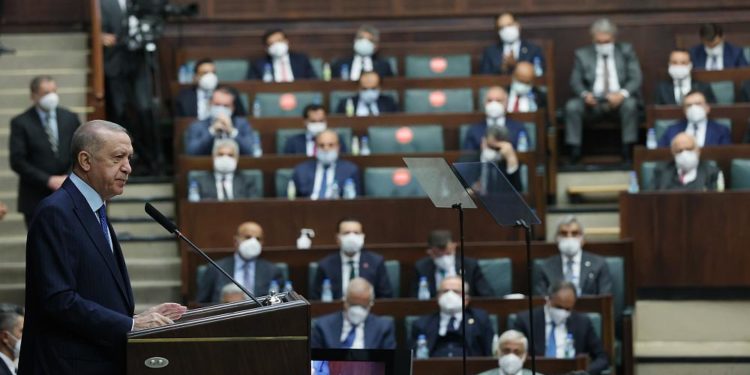 Erdoğan: Diğer partileri uzlaştırabilirsek Anayasa çalışmaları bu yıl bitebilir