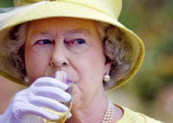 İngiltere Kraliçesi II. Elizabeth: İklim konusunda konuşup iş yapmayan liderler beni irite ediyor