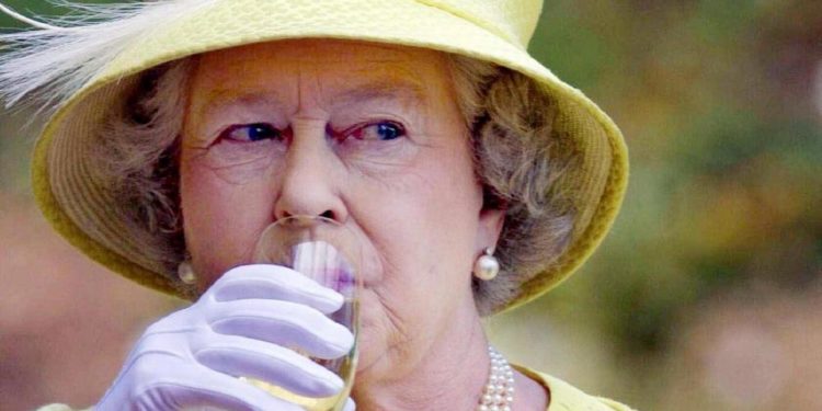 İngiltere Kraliçesi II. Elizabeth: İklim konusunda konuşup iş yapmayan liderler beni irite ediyor