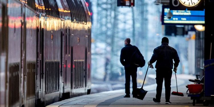 Almanya’da partiler saatlik 12 euro asgari ücret konusunda anlaştı