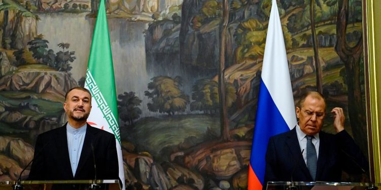 İran, Çin’in ardından Rusya ile de stratejik ortaklık anlaşması imzalayacak