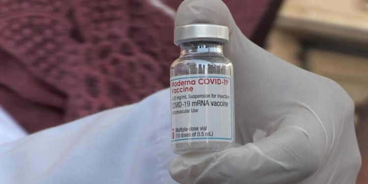 İsveç ve Danimarka’nın ardından Finlandiya, Moderna’nın Covid-19 aşısına kısıtlama getirdi