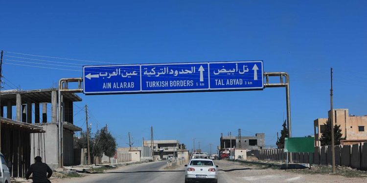 Reuters: Türkiye, diplomasi başarısız olursa YPG’ye karşı askeri harekat planlıyor