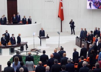 Suriye ve Irak tezkeresi Meclis’te yapılan oylamada kabul edildi