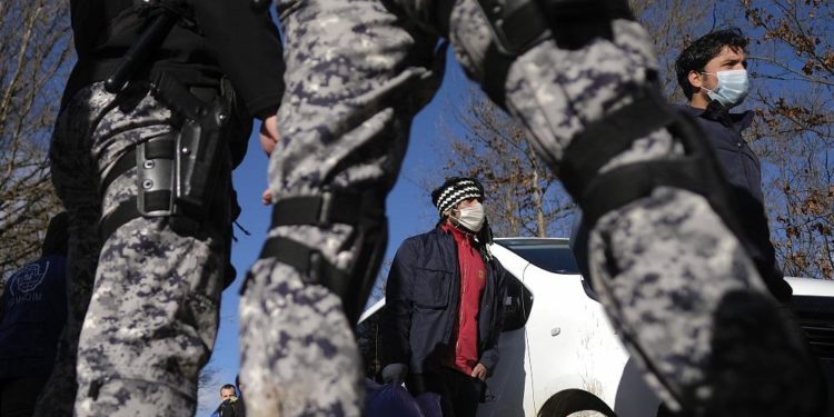 Hırvatistan, AB sınırında göçmenlerin geri itildiği yönündeki görüntüler hakkında soruşturma açtı