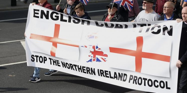 İngiltere ve İrlanda yöneticileri arasında Twitter üzerinden Brexit tartışması