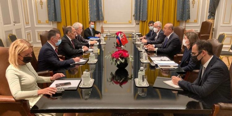 Çavuşoğlu, Lavrov ile görüştü: Ukrayna’nın kullandığı SİHA’lardan dolayı suçlanamayız