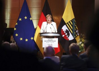 Merkel’den Almanya’nın ‘Birleşme Günü’nde demokrasi ve basın özgürlüğü mesajı