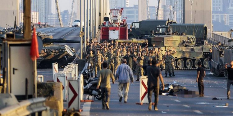 Av Turgay Özcan: AKP’lilerin darbe başlamadan Köprü’ye gittikleri tutanakla sabit