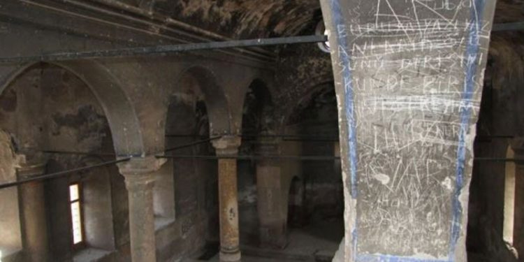 164 yıllık Rum kilisesi talan edildi