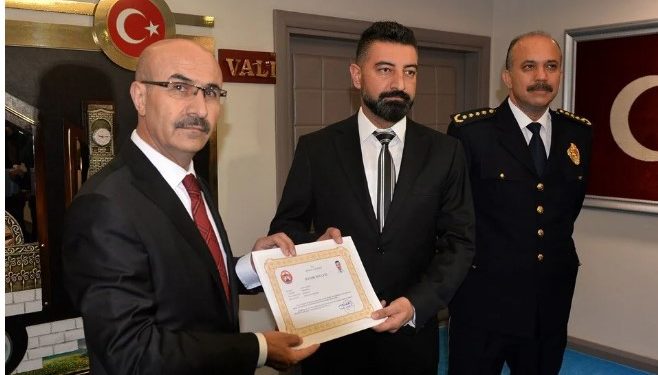 25 kilo uyuşturucuyla yakalanan ‘ödüllü polis’ tutuklandı