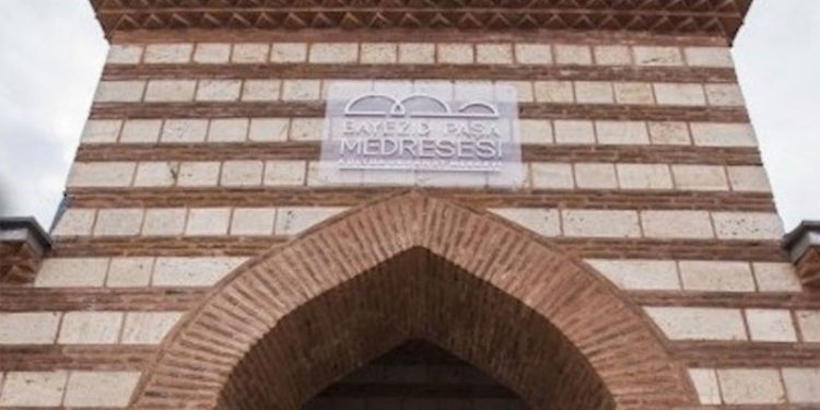 6 asırlık Tarihi Bayezid Paşa Medresesi de TÜGVA’ya tahsis edilmiş