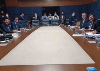 6 parti temsilcisi yasamanın altı başlıkları üzerinde çalıştı