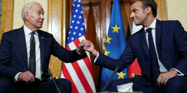 ABD Başkanı Biden ile Fransa Cumhurbaşkanı Macron, Roma'da bir araya geldi