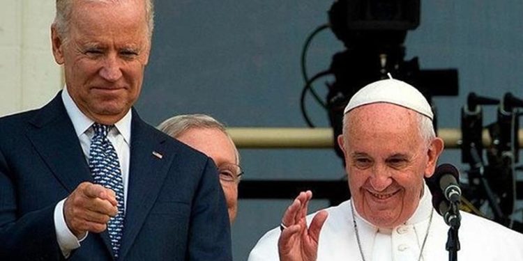 ABD Başkanı Joe Biden, Vatikan'da Papa Francis ile görüştü