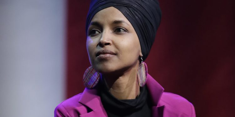 ABD’nin ilk müslüman kadın meclis üyesi İlhan Omar’a ‘şüpheli paket’ ile tehdit notu