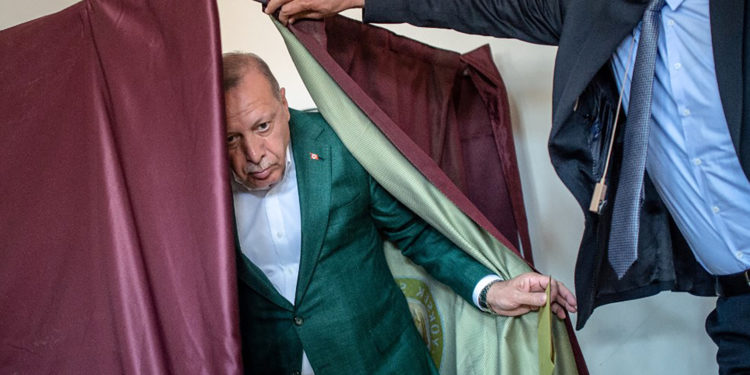 AKP 3 Kasım’ın gerisine düştü: Bu pazar seçim olsa oyu yüzde 31.4