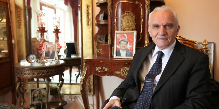 AKP’nin ilk Dışişleri Bakanı Yakış’tan ‘persona non grata’ yorumu: Savaş ilanından önceki adım