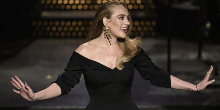Adele, yeni şarkısını sosyal medyadan duyurdu