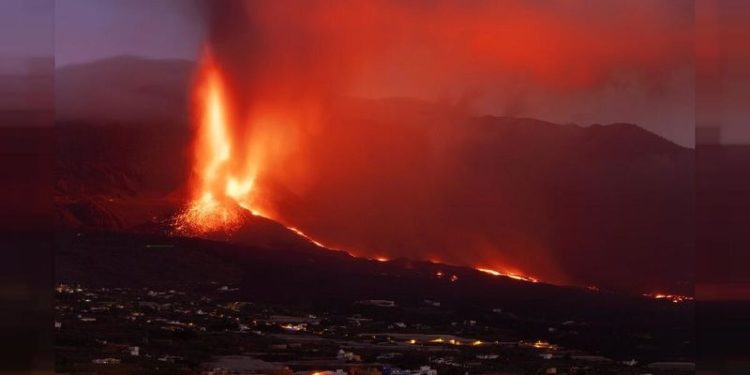 Afet turizmi: Lavları seyretmek için afet bölgesine akın ettiler