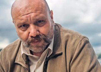 Ahmet Mümtaz Taylan'dan Karadağlı'ya: Vızıldayan bir erkek