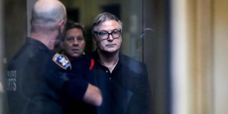 Alec Baldwin soruşturması: Silah sorumlusu yapımcıyı suçladı
