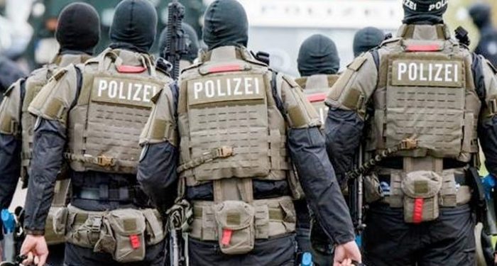 Alman polisinden ‘kara para’ operasyonu; Tutuklananlar arasında Türkler de var