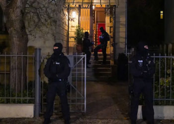Almanya'da IŞİD baskını: 5 genç göz altına alındı