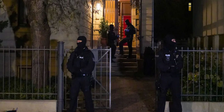 Almanya'da IŞİD baskını: 5 genç göz altına alındı