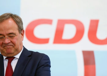 Almanya'da başbakanlık yarışını kaybeden Laschet, partisi CDU'nun liderliğinden istifa etti