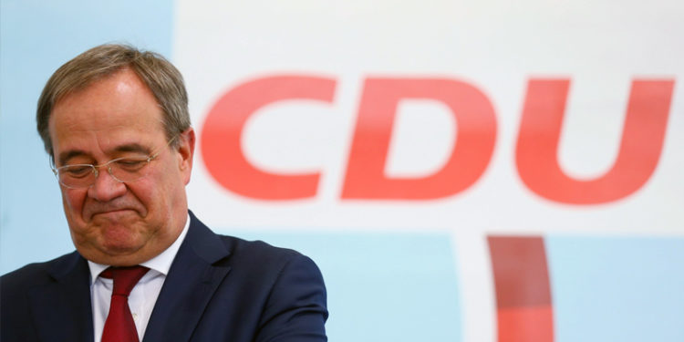 Almanya'da başbakanlık yarışını kaybeden Laschet, partisi CDU'nun liderliğinden istifa etti