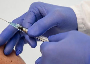 Almanya'da yetişkinlerin yüzde 75,9'u aşılandı