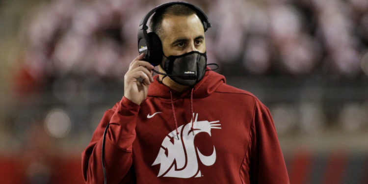 Amerikan futbolu koçu, aşı olmayı reddettiği için kovuldu