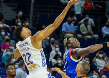 Anadolu Efes, Real Madrid'e yenildi