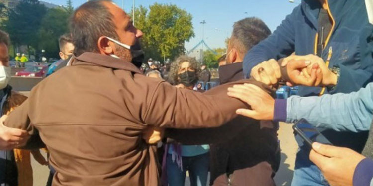 Ankara Garı önünde polis müdahalesi