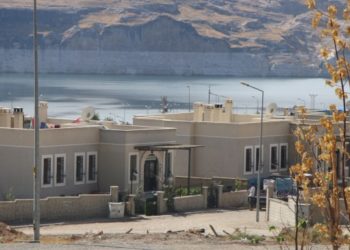 Arazilerine inşa edilen yeni Hasankeyf'te kiracı konumuna düştüler