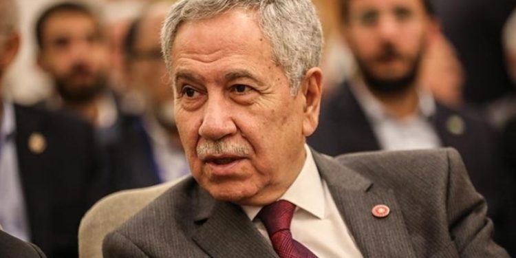 Arınç'tan AKP'ye sert eleştiri: Arabasında kokain çeken adamı alıp merkeze koymuşlar