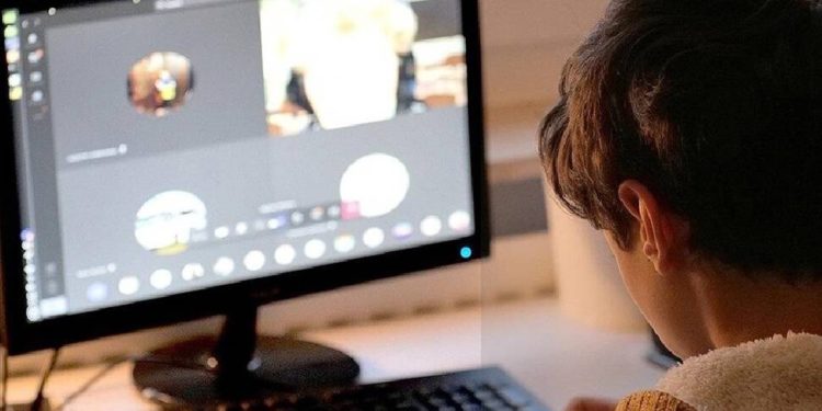 Avustralya’da çocuklar sosyal medya kullanmak için ebeveynlerinden izin alacak