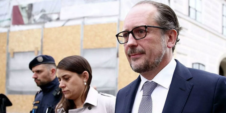 Avusturya'da Kurz'un istifasının ardından görevi Dışişleri Bakanı Schallenberg devraldı