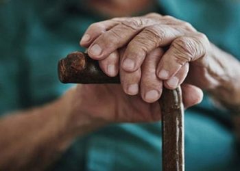 Aylarca sıra bekleyen 65 yaş üstü yurttaşa bakımevi yok