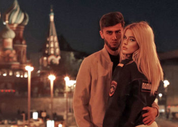 Aziz Vasil Katedrali önünde "cinsel içerikli pozlar" veren çift, 10 ay hapis cezasına çarptırıldı