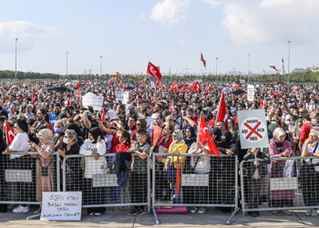 Aşı karşıtı mitinge katılanlar hakkında suç duyurusu