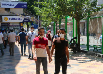 Aşılama oranı en düşük il olan Şanlıurfa'da kamu çalışanları için PCR testi zorunluluğu kaldırıldı