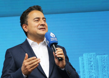 Babacan: Koskoca Türkiye Cumhuriyeti, Erdoğan’ın yanlış tezine deney laboratuvarı oldu