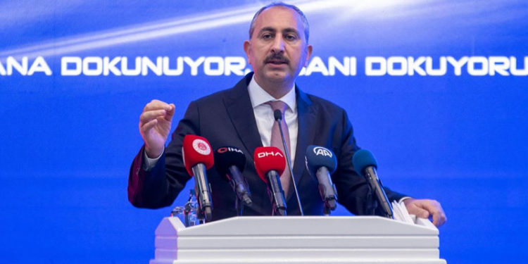 Bakan Gül: Hasta, tutuklu ve hükümlülerin sağlık koşullarını iyileştirecek önlemlerin alınması devletin görevi, tutuklu ve hükümlülerin de hakkıdır