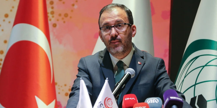 Bakan Kasapoğlu: Hedefimiz, Türk futbolunu bütün parametrelerde zirveye taşımaktır