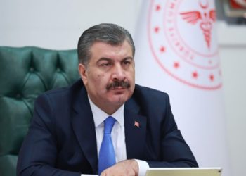 Bakan Koca, hekimlerle ilgili Meclis'e verilen önergeleri yanıtsız bıraktı